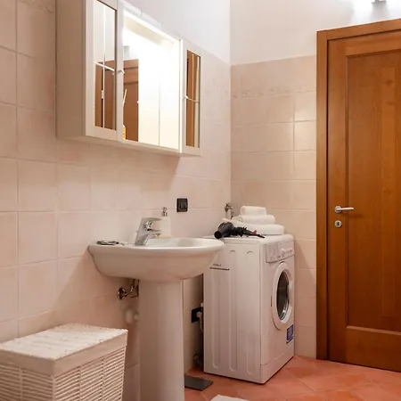 La Corte Moderna Nel Centro Storico - Idromassaggio Apartment *