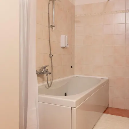 La Corte Moderna Nel Centro Storico - Idromassaggio Apartment Clusone