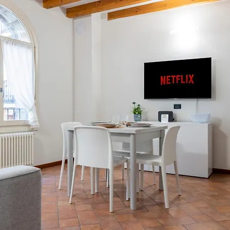 La Corte Moderna Nel Centro Storico - Idromassaggio Apartment Clusone